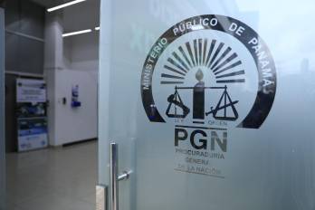 De acuerdo con la denuncia, esas irregularidades incluyen uso ilegal de fondos para cubrir déficits del programa de Invalidez, Vejez y Muerte.