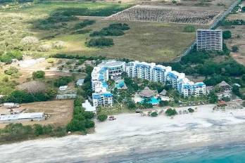 Imagen panorámica de archivo del hotel Whyndham Grand Playa Blanca.