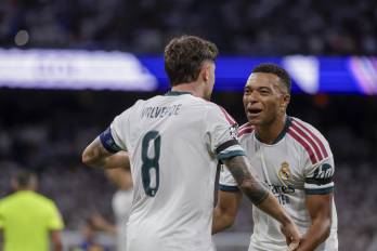 El centrocampista del Real Madrid Federico Valverde celebra uno de los goles ante el Inter de Milán.