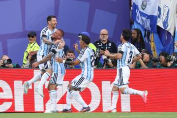 Jugadores de Argentina celebran un gol ante Suiza.