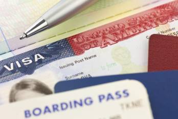 La decisión judicial deja sin efecto la política que paralizó el procesamiento de visas de inmigrante para ciudadanos de 75 países.