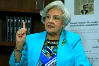 Esmeralda Elizabeth Arosemena de Troitiño.