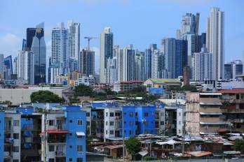 En Panamá, la inflación promedio es baja en 2,2 %, debido a que utiliza como moneda el dólar estadounidense.