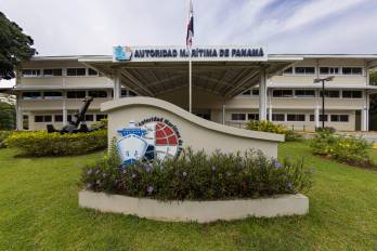 Amhaz mantiene la libreta de embarque de marino emitida por Panamá, la cual solicitó en 2022 antes de ser acusado de terrorismo.