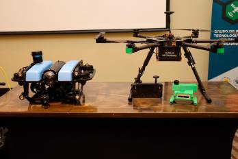 Drones (submarino y aéreo) del GITTS dotados con cámaras hiperespectrales.