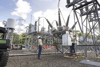 Casi el 5% de los hogares no tiene electricidad por encontrarse fuera de las zonas de concesión, según explicó el secretario nacional de Energía.