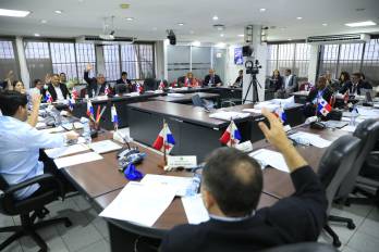 La Comisión de Presupuesto se encuentra en la sustentación de las vistas presupuestarias.