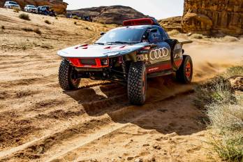 El español Carlos Sainz se dio un buen regalo de Reyes en la primera etapa del Dakar 2024 EFE/EPA/Andrew Eaton/Archivo