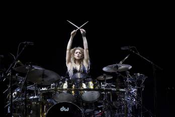 Fotografía sin fecha específica de toma, cedida por Live Nation donde aparece la cantante colombiana Shakira, quien anunció este martes las fechas del primer trecho de su gira, 'Las mujeres ya no lloran world tour', la cual empezará el próximo 2 de noviembre en Palm Desert, en California (EE.UU.).