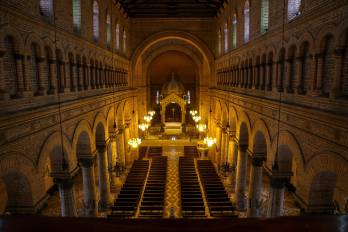 Fotografía cedida por la Secretaría de Turismo y Entretenimiento de Medellín de la catedral metropolitana de Medellín.