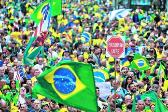 Simpatizantes del expresidente de Brasil, Jair Bolsonaro, participan en una manifestación en la ciudad de São Paulo.