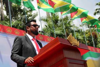 El presidente de Guyana, Irfaan Ali, respalda el despliegue de EEUU en el Caribe.