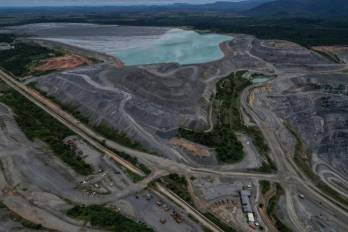 Vista aérea de la mina de cobre Sossego, estado de Pará, Brasil.
