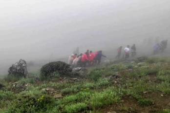 Las agencias de prensa y los sitios de información anunciaron su muerte por la mañana en Irán.