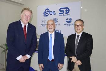 De izquierda a derecha: Jeroen Douglas, director general de la ACI; Boris Allara, subdirector ejecutivo del Ipacoop; y Danilo Salerno, director regional de Cooperativas de las Américas, durante el anuncio de Panamá como sede de la Asamblea General.