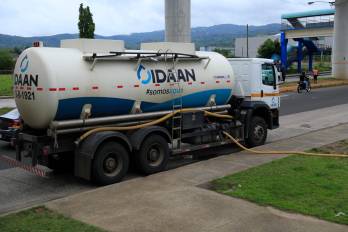 El abastecimiento de agua potable mediante camiones cisterna alquilados se extenderá por 36 meses.