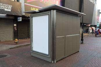 El plan incluye la instalación de kioscos modernos destinados a microempresarios en sectores estratégicos como Santa Ana, Calidonia, San Felipe y El Chorrillo.