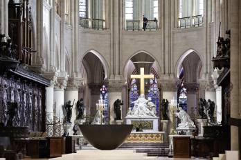 Vista al interior de la catedral de Notre-Dame