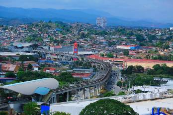 Vista panorámica del distrito de San Miguelito. Mediante el Decreto de Gabinete 258 del 30 de julio de 1970 se creó el distrito de San Miguelito, de la provincia de Panamá.