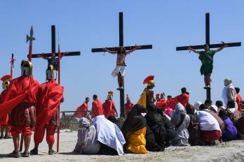 Los fieles no se dejaron intimidar por el aumento de los precios del combustible.