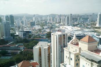Fitch rebajó la calificación crediticia a Panamá, aunque destaca su desempeño económico de los últimos años.