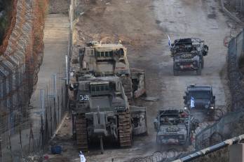 Tropas israelíes en la frontera con Siria, cerca de la aldea drusa de Majdal Shams, en los Altos del Golán sirios anexionados por Israel.