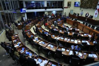 Luego de más de nueve horas de debate los diputados dieron por terminada la sesión pasada las 5:18 a.m. de este miércoles