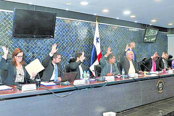 Integrantes de la Comisión de Gobierno, Justicia y Asuntos Constitucionales.