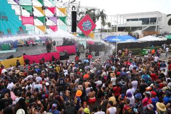 Personas disfrutando del Carnaval 2026.