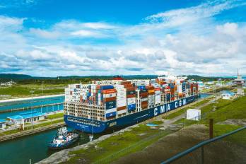 El sector transporte experimento un n crecimiento del 26.2%, como resultado de los ingresos por peajes del Canal de Panamá, el movimiento de contenedores en el Sistema Portuario Nacional y el uso de transporte público.
