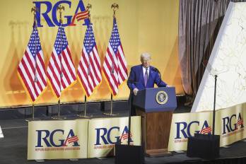 El presidente Donald Trump participó de la reunión de la Asociación de Gobernadores Republicanos en el Museo Nacional de la Construcción en Washington, D. C. este jueves 20 de febrero.