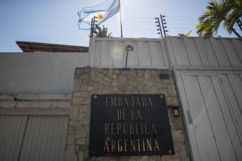 Fotografía de la sede de la Embajada de Argentina el 27 de marzo de 2024 en Caracas.