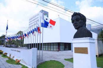 Instalaciones de la Asamblea Nacional, señalada en el debate sobre planillas y transparencia presupuestaria.