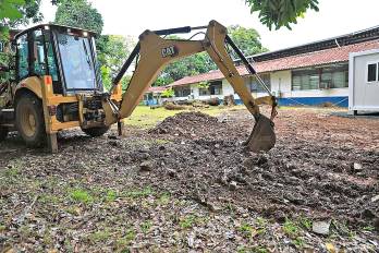 Trabajos de construcción en la Escuela José Agustín Arango.