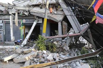 De La Espriella, señaló que los equipos de emergencia trabajan día y noche para encontrar a las personas desaparecidas.