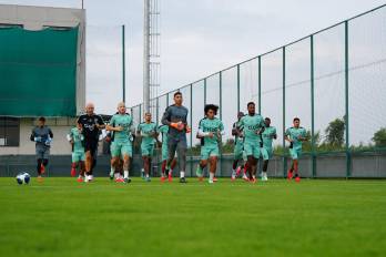 La selección de Panamá durante su primer entrenamiento en grupo en la India.