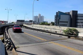 El puente ubicado sobre la 5 de mayo, también será rehabilitado.