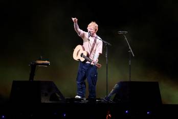 Todos los artistas que aún acompañaban a Ed Sheeran en su gira por Estados Unidos anunciaron su salida, horas después de que Macklemore fuera retirado de la programación.