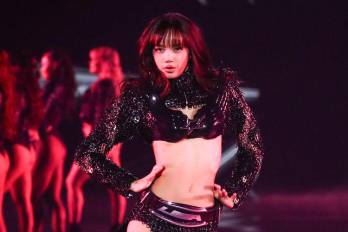La cantante surcoreana se presentó en la pasarela del Victoria’s Secret Fashion Show 2024.