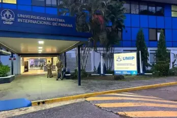 Las autoridades universitarias ordenaron el desalojo total de las instalaciones.