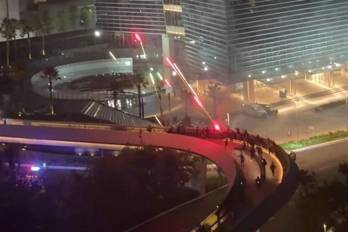 A pocas horas del decisivo México-Inglaterra, la atención se trasladó fuera de la cancha por la presencia de aficionados en el hotel de concentración del conjunto europeo.