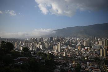 Vista de la ciudad de Caracas desde el barrio de San Agustín.