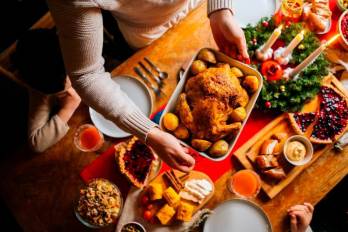 La inflación dispara los precios de la cena navideña en Latinoamérica