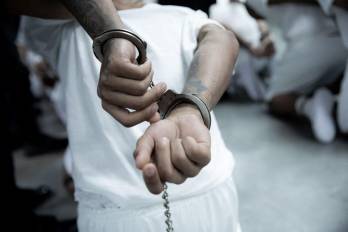 Miembro del Tren de Aragua detenido en una cárcel salvadoreña.