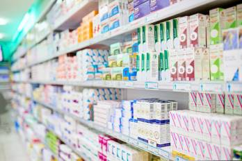 El Gobierno Nacional busca abaratar el precio de 20 medicamentos de mucho uso.