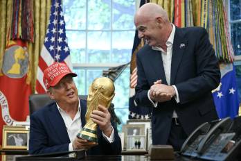 El presidente de los Estados Unidos, Donald Trump (izq.) y el presidente de la FIFA, Gianni Infantino.