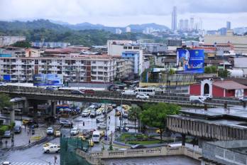 Apede también destacó que el nivel educativo determina los ingresos: más del 83% de quienes no completan estudios formales están en el salario mínimo.