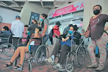 Una propuesta de ley busca extender horarios y garantizar atención médica continua en centros de salud.