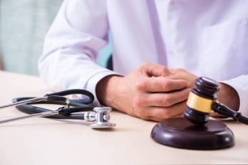 El delito de mala praxis médica no está tipificado.