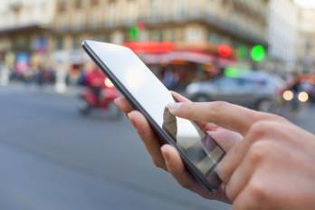 La aplicación permitirá solicitar taxis mediante geolocalización y pagos electrónicos como otras plataformas de transporte.